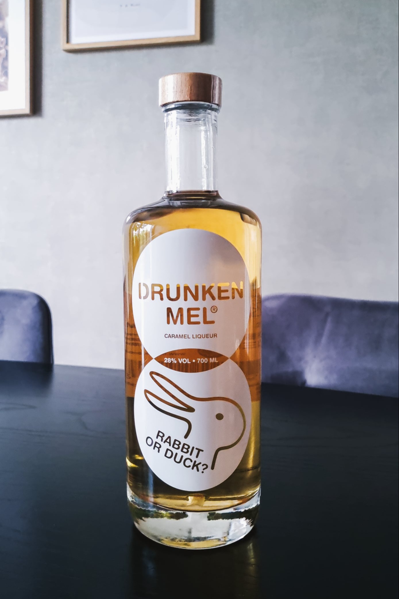 Scheve fles Drunken Mel Karamel__wodka_afterdinnerdrink_likeur