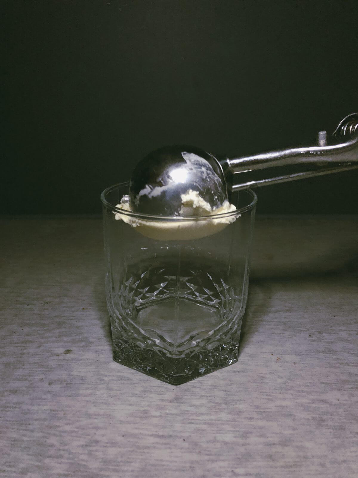 Een lekker recept met Drunken Mel bolletje ijs in een glas. Stap2 stap2-bolletje-ijs-affogato-recept-drunken-mel-likeur