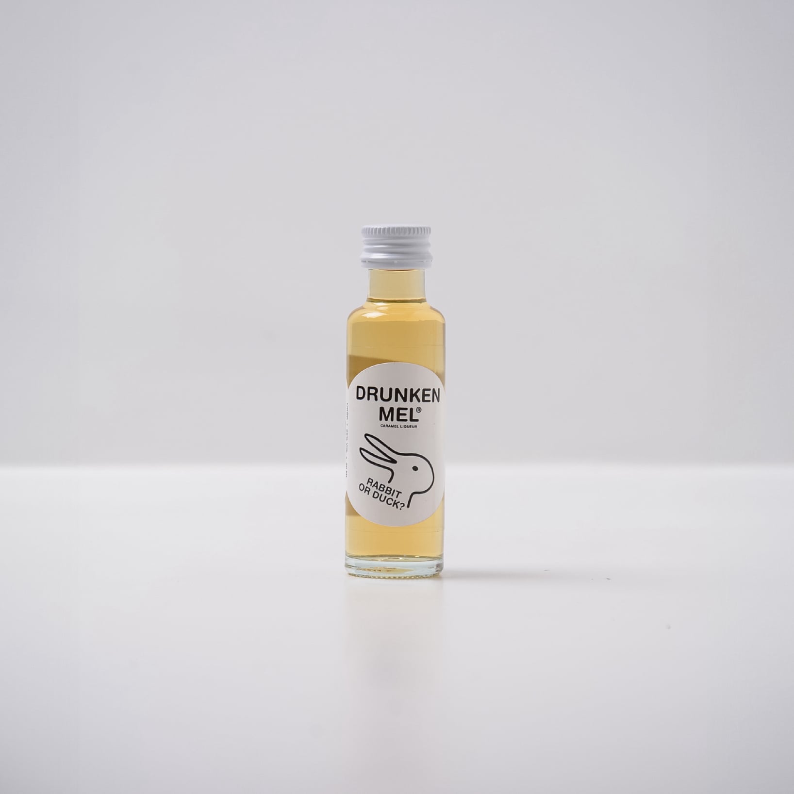 box met 16 flesjes Drunken Mel shotjes