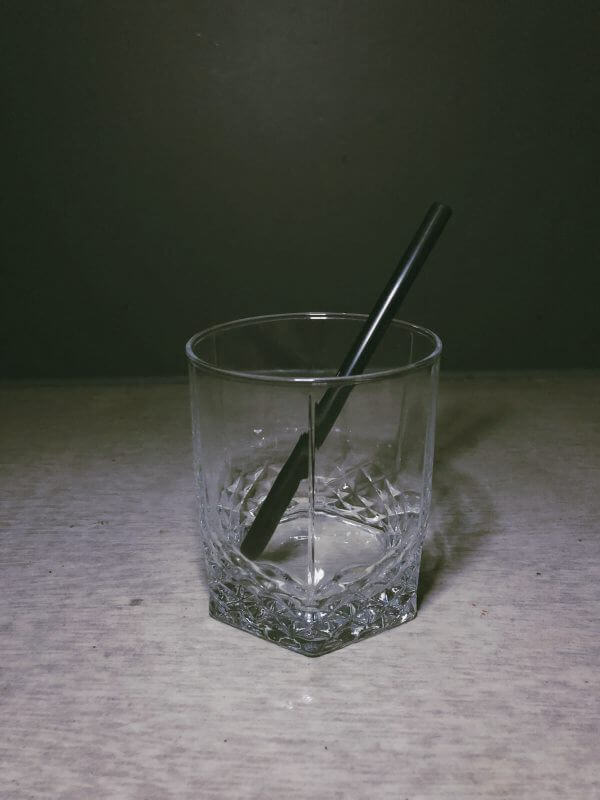 Een leeg glas als stap 1 voor een Drunken Mel Affogato affogato-recept-drunken-mel-likeur